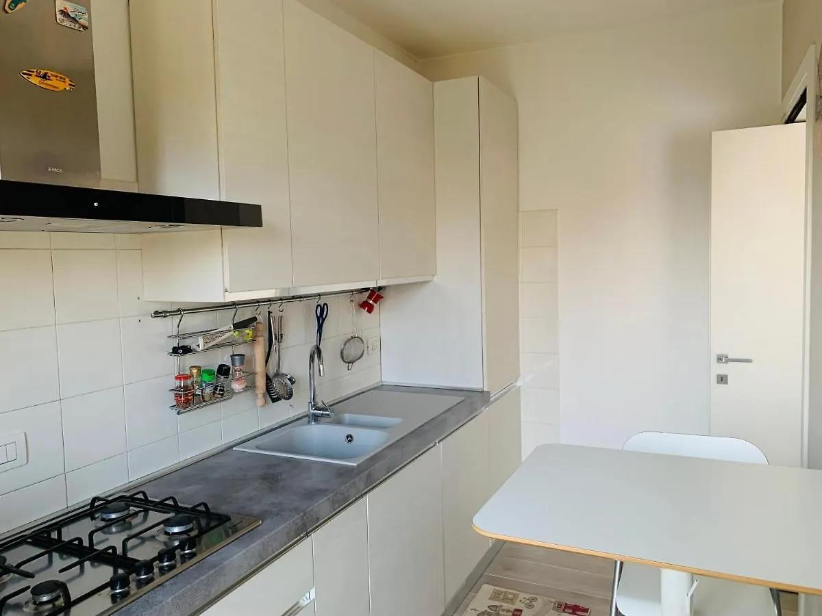 Apartamento Trilocale In Zona Bocconi/Navigli Milán